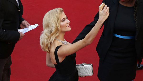 When Selfies Were Allowed: Best Glimpses of Cannes Festival Before Ban - Sputnik International
