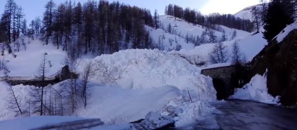 Close Call with an Avalanche - Sputnik International