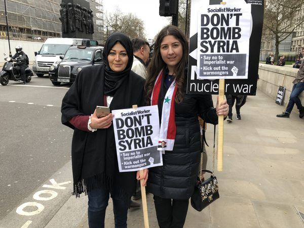 Live from Downing Street, London where crowds protest against Britain and the US launching military strikes in Syria Live from Downing Street, London where crowds protest against Britain and the US launching military strikes in Syria - Sputnik International