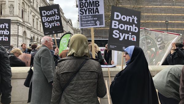 Crowds in London protest against Britain and the US launching military strikes in Syria - Sputnik International