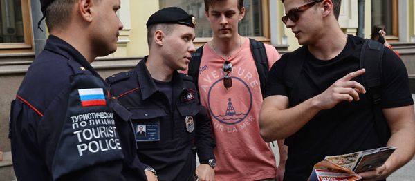 Tourist police on patrol in Moscow pedestrian zones - Sputnik International