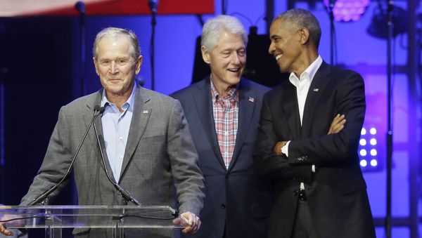 Presidents from right, Barack Obama, Bill Clinton, George H.W. Bush (File) - Sputnik International