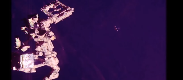 UFOs start blinking lights near ISS UFOs start blinking lights near ISS - Sputnik International