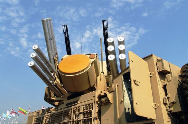 Pantsir-S1 Weapon System with radar antenna Pantsir-S1 Weapon System with radar antenna - Sputnik International