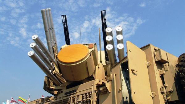 Pantsir-S1 Weapon System with radar antenna - Sputnik International