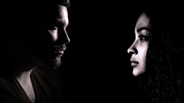 Man and woman looking at each other - Sputnik International