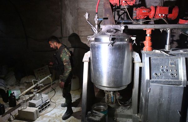 Equipment used at the chemical laboratory of militants for the manufacture of poisonous substances in the liberated suburb of Damascus. Equipment used at the chemical laboratory of militants for the manufacture of poisonous substances in the liberated suburb of Damascus. - Sputnik International