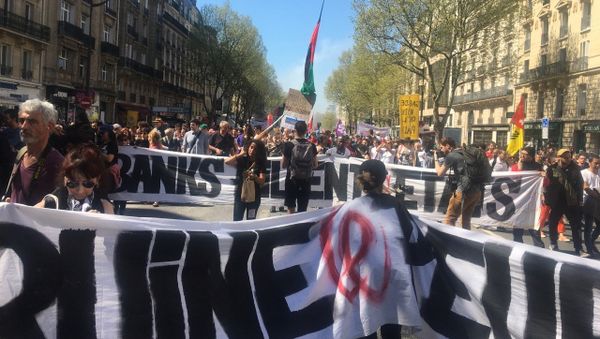 Demonstration against the French government's reform plans in Paris Demonstration against the French government's reform plans in Paris - Sputnik International