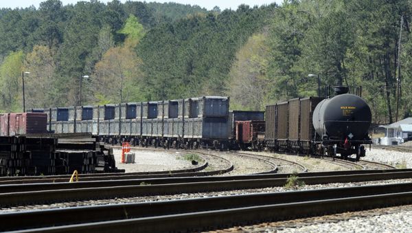 Containers that were loaded with tons of sewage sludge in Parrish - Sputnik International