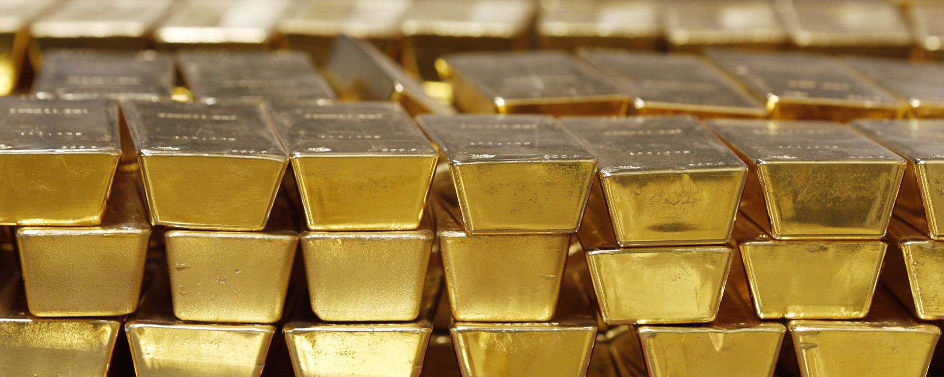 In this Tuesday, July 22, 2014, file photo, gold bars are stacked in a vault at the United States Mint, in West Point, N.Y.  - Sputnik International, 1920, 30.06.2020