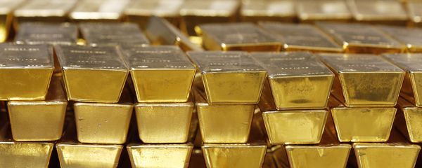 In this Tuesday, July 22, 2014, file photo, gold bars are stacked in a vault at the United States Mint, in West Point, N.Y. - Sputnik International