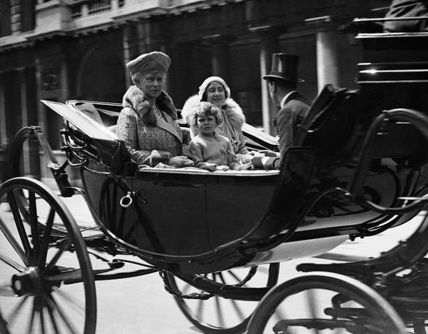 Britain's Queen Mary, left, with Princess Elizabeth accompanied by the lady Elizabeth Bowes Lyon, the Duchess of York, right, returning to Buckingham Palace, London, after the Trooping of the Colour Cermony on June 2, 1931 - Sputnik International