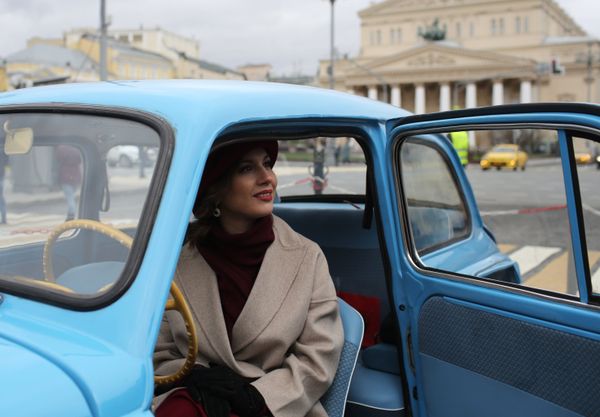 Participant of Retro Rally in Full Soviet Look - Sputnik International