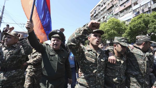 People march during a protest against the appointment of ex-president Serzh Sarksyan as the new prime minister in Yerevan, Armenia April 23, 2018 - Sputnik International