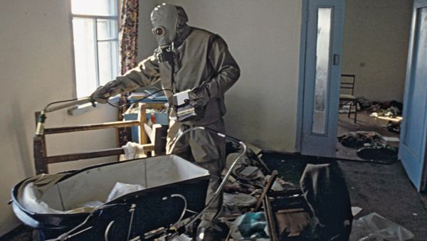 Decontamination work to reduce the levels of radioactive contamination in the 30-kilometer zone after the Chernobyl nuclear power plant accident. - Sputnik International