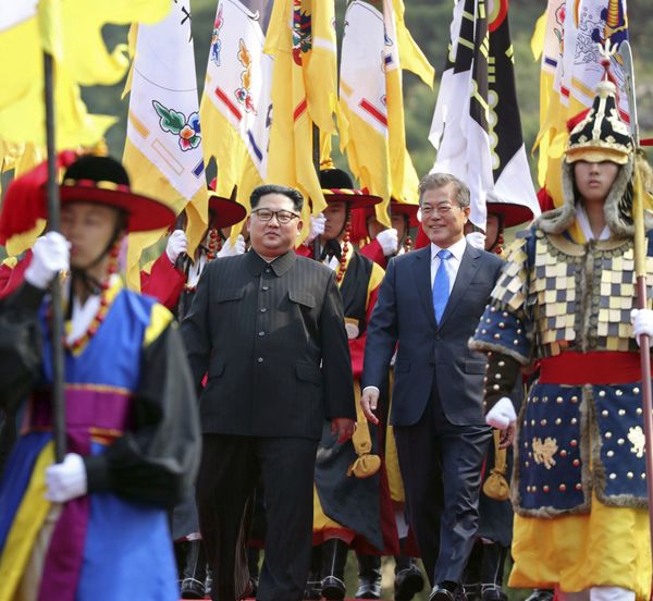 North Korea's Leader Kim Jong-un Meets South Korea's President Moon Jae-in North Korea's Leader Kim Jong-un Meets South Korea's President Moon Jae-in - Sputnik International