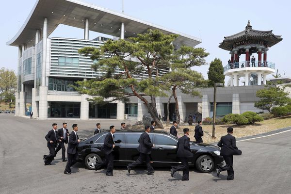 North Korea's Leader Kim Jong-un Meets South Korea's President Moon Jae-in North Korea's Leader Kim Jong-un Meets South Korea's President Moon Jae-in - Sputnik International