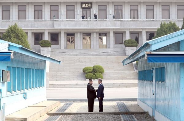 North Korea's Leader Kim Jong-un Meets South Korea's President Moon Jae-in North Korea's Leader Kim Jong-un Meets South Korea's President Moon Jae-in - Sputnik International