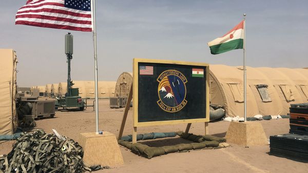 In this photo taken Monday, April 16, 2018, a U.S. and Niger flag are raised side by side at the base camp for air forces and other personnel supporting the construction of Niger Air Base 201 in Agadez, Niger. In this photo taken Monday, April 16, 2018, a U.S. and Niger flag are raised side by side at the base camp for air forces and other personnel supporting the construction of Niger Air Base 201 in Agadez, Niger. - Sputnik International