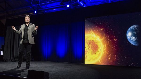 FILE--In this April 30, 2015, file photo, Elon Musk, CEO of Tesla Motors Inc., unveils the company's newest products, Powerwall and Powerpack in Hawthorne, Calif. Tesla announced Thursday, Sept. 15, 2016, that it had been selected by the utility to construct the battery storage project at the Mira Loma substation in Riverside County - Sputnik International
