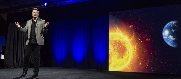 FILE--In this April 30, 2015, file photo, Elon Musk, CEO of Tesla Motors Inc., unveils the company's newest products, Powerwall and Powerpack in Hawthorne, Calif. Tesla announced Thursday, Sept. 15, 2016, that it had been selected by the utility to construct the battery storage project at the Mira Loma substation in Riverside County FILE--In this April 30, 2015, file photo, Elon Musk, CEO of Tesla Motors Inc., unveils the company's newest products, Powerwall and Powerpack in Hawthorne, Calif. Tesla announced Thursday, Sept. 15, 2016, that it had been selected by the utility to construct the battery storage project at the Mira Loma substation in Riverside County - Sputnik International