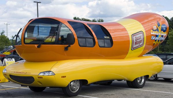 Oscar Mayer Wienermobile Bologna in Gilford, New Hampshire, August 19, 2007. Oscar Mayer Wienermobile Bologna in Gilford, New Hampshire, August 19, 2007. - Sputnik International