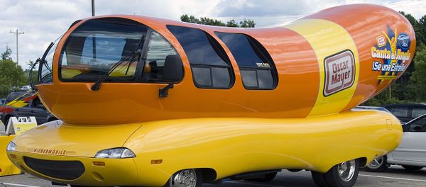 Oscar Mayer Wienermobile Bologna in Gilford, New Hampshire, August 19, 2007. Oscar Mayer Wienermobile Bologna in Gilford, New Hampshire, August 19, 2007. - Sputnik International