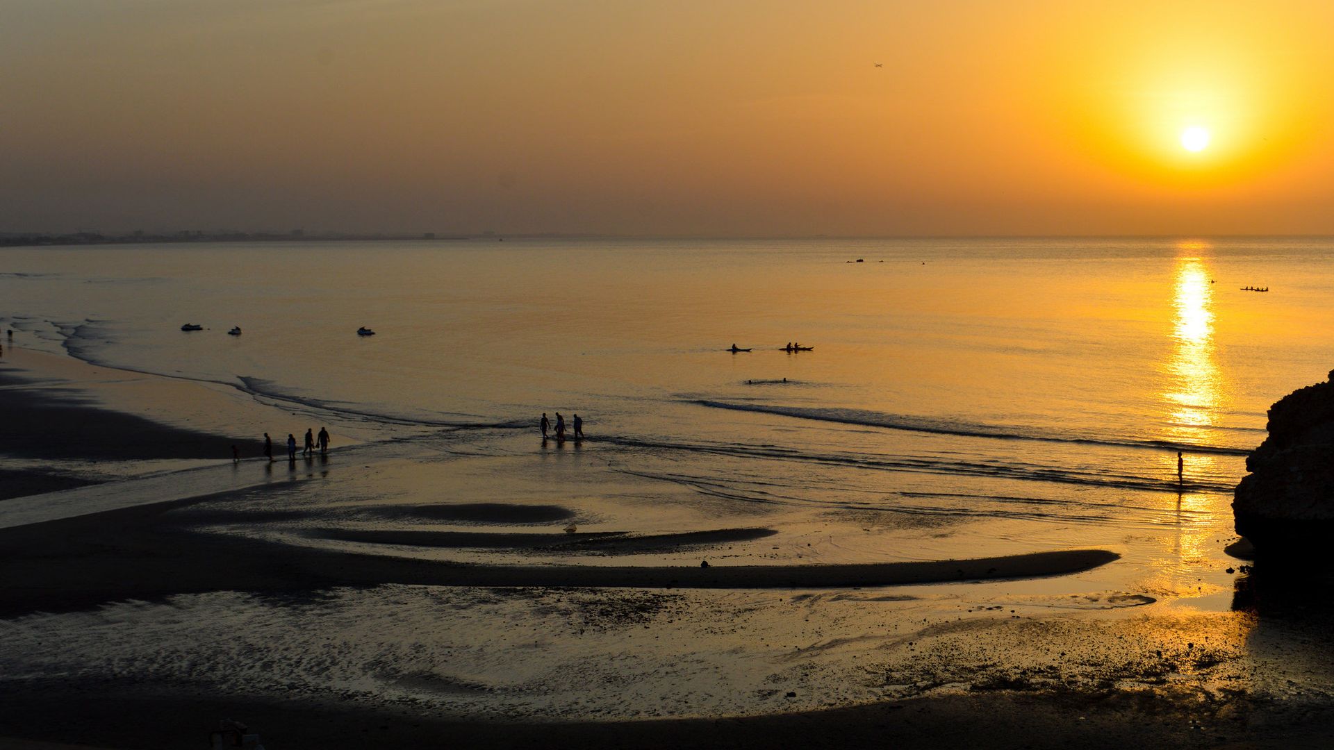 Muscat sunset. Gulf of Oman Muscat sunset. Gulf of Oman - Sputnik International, 1920, 27.02.2021
