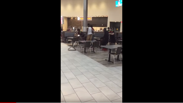 Fight at Arundel Mills Mall - Sputnik International