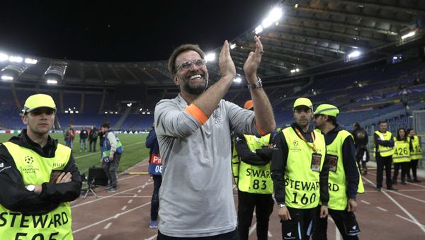 Liverpool coach Jurgen Klopp celebrates with the supporters at the end of the Champions League semifinal second leg soccer match between Roma and Liverpool at the Olympic Stadium in Rome, Wednesday, May 2, 2018 - Sputnik International