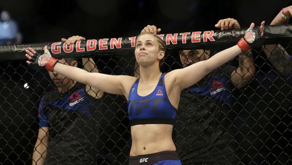 Paige VanZant before fighting Michelle Waterson UFC Fight Night mixed martial arts fight in Sacramento, Calif., Saturday, Dec. 17, 2016 - Sputnik International