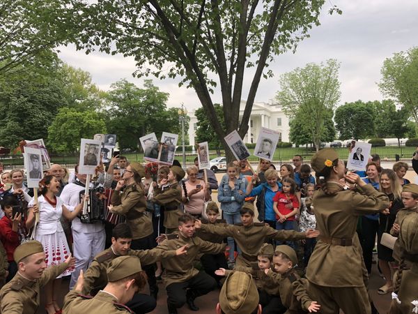 Several hundred participants of the event have gathered at the White House and were sharing their personal and family stories about the World War II. Several hundred participants of the event have gathered at the White House and were sharing their personal and family stories about the World War II. - Sputnik International