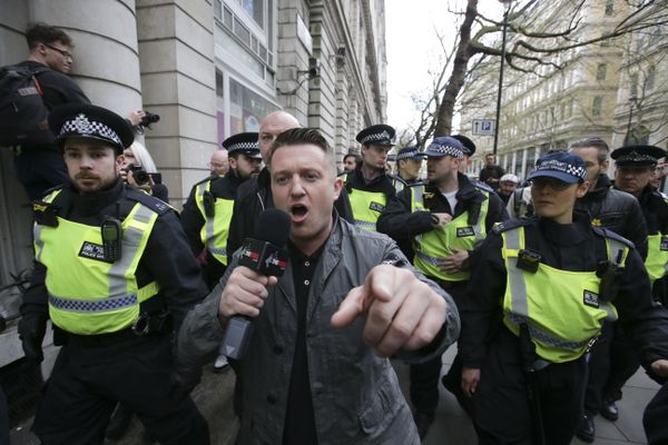 (File) Stephen Christopher Yaxley-Lennon, AKA Tommy Robinson, former leader of the right-wing EDL (English Defence League) is escorted away by police from a Britain First march and an English Defence League march in central London on April 4, 2017 (File) Stephen Christopher Yaxley-Lennon, AKA Tommy Robinson, former leader of the right-wing EDL (English Defence League) is escorted away by police from a Britain First march and an English Defence League march in central London on April 4, 2017 - Sputnik International