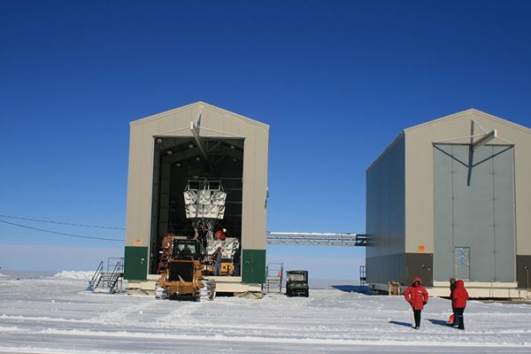 'Ice Key' to the Universe's Mysteries: Why are Researchers Hunting for Neutrinos in Antarctic? 'Ice Key' to the Universe's Mysteries: Why are Researchers Hunting for Neutrinos in Antarctic? - Sputnik International