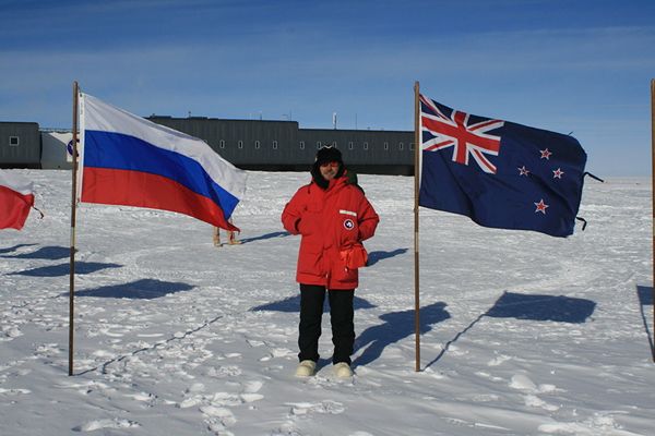 'Ice Key' to the Universe's Mysteries: Why are Researchers Hunting for Neutrinos in Antarctic? 'Ice Key' to the Universe's Mysteries: Why are Researchers Hunting for Neutrinos in Antarctic? - Sputnik International