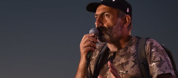 Armenian opposition leader Nikol Pashinyan at an evening rally on Republic Square in Yerevan - Sputnik International