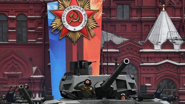 T-14 Armata tank during the final rehearsal of the Moscow military parade, dedicated to the WWII Victory Day in Europe. T-14 Armata tank during the final rehearsal of the Moscow military parade, dedicated to the WWII Victory Day in Europe. - Sputnik International