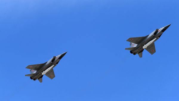 Multi-purpose fighters MiG-31 with the hypersonic Kinzhal rockets on the military parade devoted to the 73rd anniversary of the victory in the Great Patriotic War of 1941-1945 - Sputnik International