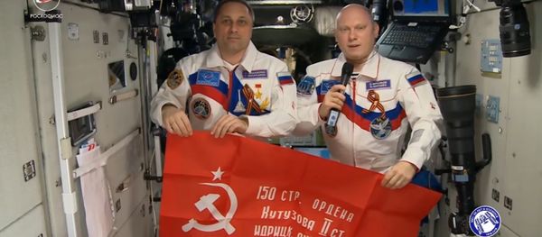 ISS: Russian Cosmounauts Remind About Importance of Peace on Earth on Victory Day - Sputnik International