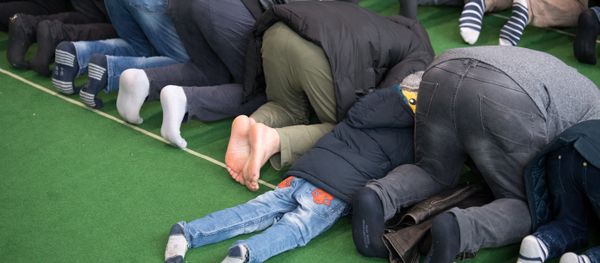 Muslims pray at a makeshift mosque in Potsdam near Berlin, northeastern Germany, on March 16, 2018 - Sputnik International