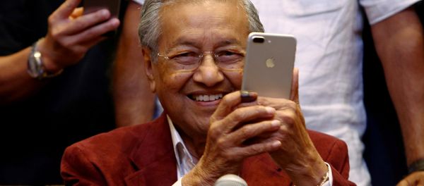 Mahathir Mohamad, former Malaysian prime minister and opposition candidate for Pakatan Harapan (Alliance of Hope) attends a news conference after general election, in Petaling Jaya, Malaysia, May 10, 2018 Mahathir Mohamad, former Malaysian prime minister and opposition candidate for Pakatan Harapan (Alliance of Hope) attends a news conference after general election, in Petaling Jaya, Malaysia, May 10, 2018 - Sputnik International