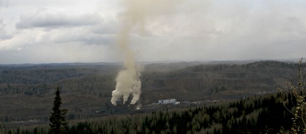 Smoke from the Raspadskaya mine in Kemerovo Region (File) - Sputnik International