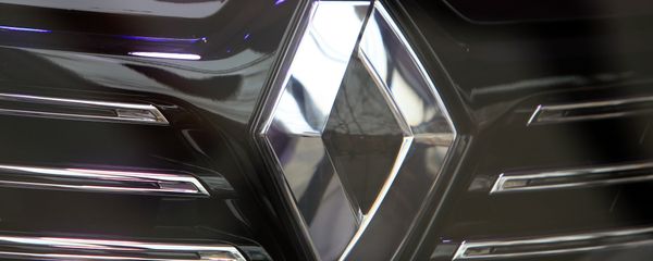 The Renault logo is pictured on a Renault Talisman car, in Paris, Tuesday, Jan. 19, 2016 The Renault logo is pictured on a Renault Talisman car, in Paris, Tuesday, Jan. 19, 2016 - Sputnik International