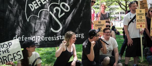 Whistleblower Chelsea Manning and other activists rally ahead of trials next week in the case of inauguration protesters accused of rioting, calling for their charges to be dropped. Whistleblower Chelsea Manning and other activists rally ahead of trials next week in the case of inauguration protesters accused of rioting, calling for their charges to be dropped. - Sputnik International