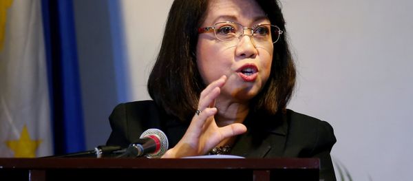 Embattled Philippine Supreme Court Chief Justice Maria Lourdes Sereno addresses students of St. Scholastica's College, a Roman Catholic school, during a forum on International Women's Day in Manila, Philippines. Wednesday, March 7, 2018. Sereno, who filed an indefinite leave starting March 1 to prepare for her impending impeachment trial, called on Filipinos Wednesday to stand up against authoritarianism and threats to human rights in an indirect criticism of the country's volatile leader, who has long called for her removal. Embattled Philippine Supreme Court Chief Justice Maria Lourdes Sereno addresses students of St. Scholastica's College, a Roman Catholic school, during a forum on International Women's Day in Manila, Philippines. Wednesday, March 7, 2018. Sereno, who filed an indefinite leave starting March 1 to prepare for her impending impeachment trial, called on Filipinos Wednesday to stand up against authoritarianism and threats to human rights in an indirect criticism of the country's volatile leader, who has long called for her removal. - Sputnik International