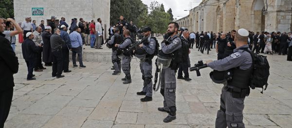 Israeli security forces stand guard at Al-Aqsa mosque compound in Jerusalem's Old City on May 13, 2018 Israeli security forces stand guard at Al-Aqsa mosque compound in Jerusalem's Old City on May 13, 2018 - Sputnik International