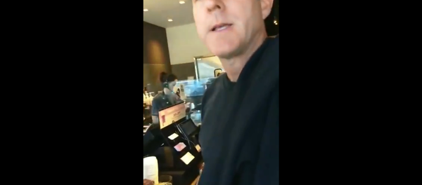 California man kicked out of coffee shop for harassing Muslim customer California man kicked out of coffee shop for harassing Muslim customer - Sputnik International