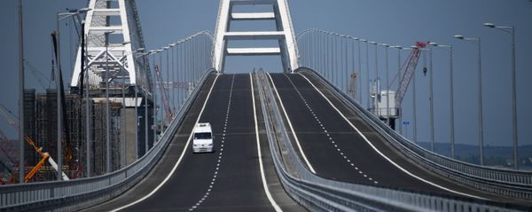 Crimean bridge opens for automobile transport - Sputnik International