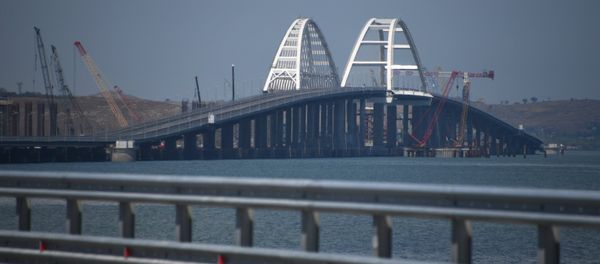 Crimean bridge opens for automobile transport - Sputnik International