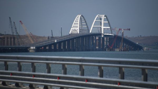 Crimean bridge opens for automobile transport Crimean bridge opens for automobile transport - Sputnik International
